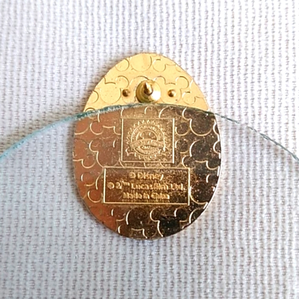 DISNEY & LUCAS FILMS C3PO EGG PIN - Picture 5 of 5
